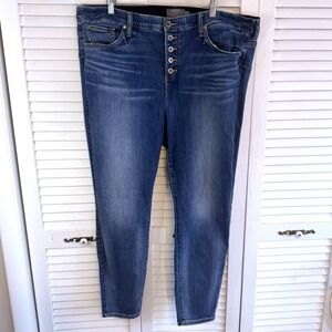TORRID Womens Bombshell Med. Denim Skinny SZ 22R